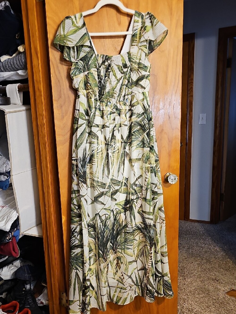 Taylor | Size 8 | Green Tropical Leaf Maxi Dress - Picture 2 of 7